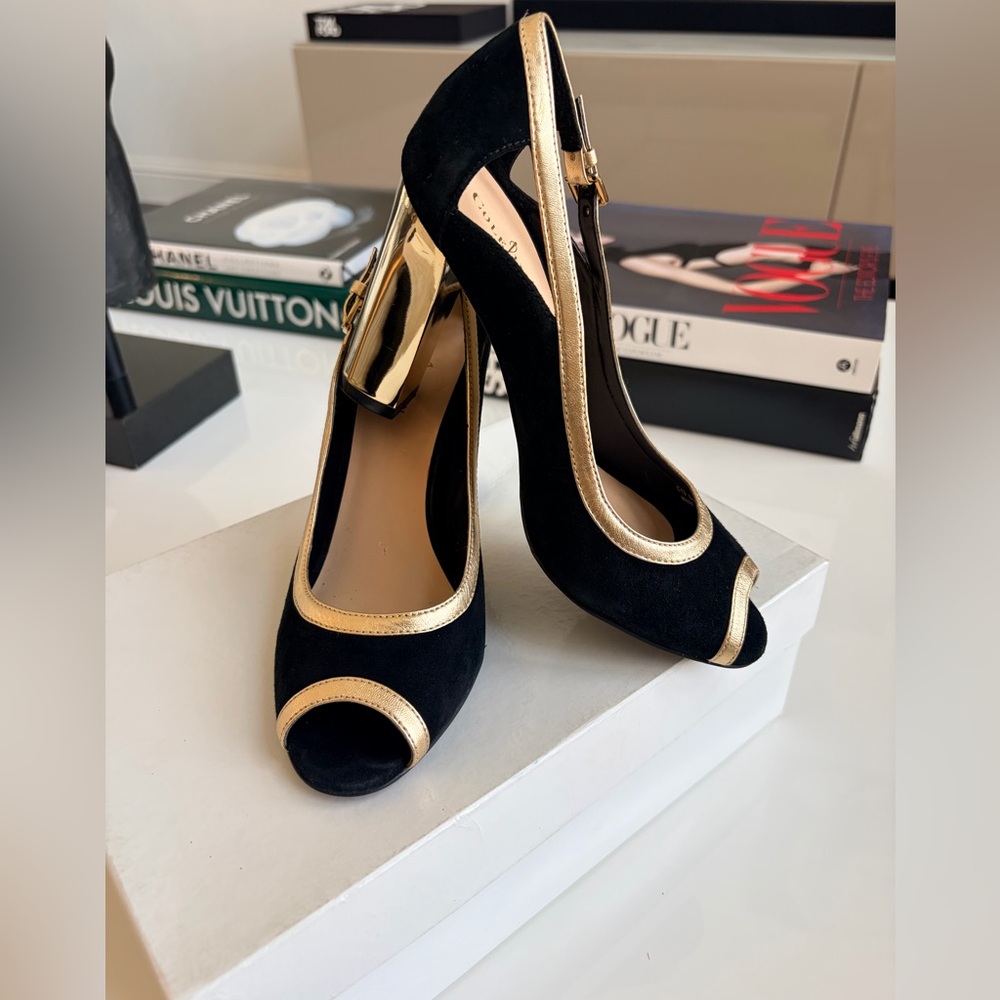 Cole Haan Corinne Black and Gold Open Toe Heels Size 6